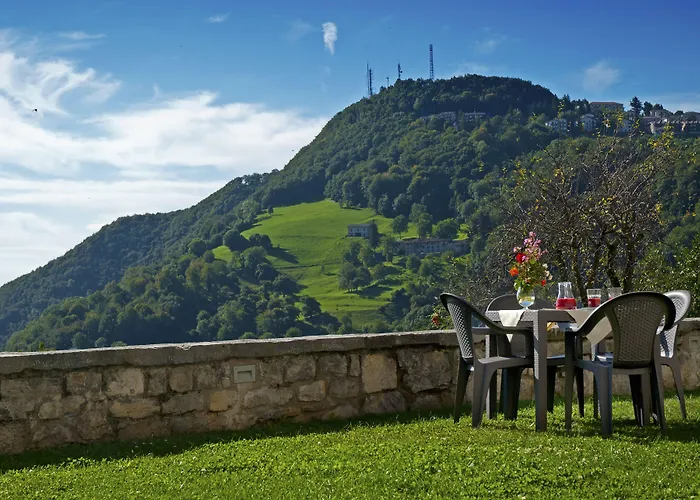 Ca' Baetti L'antica Corte منزل ريفي Roncola
