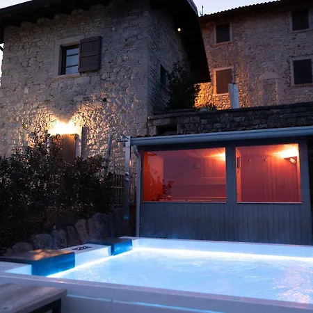Ca' Baetti L'antica Corte Country house Roncola